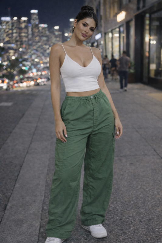 Embrace bold silhouettes with these statement-making wide leg pants. 