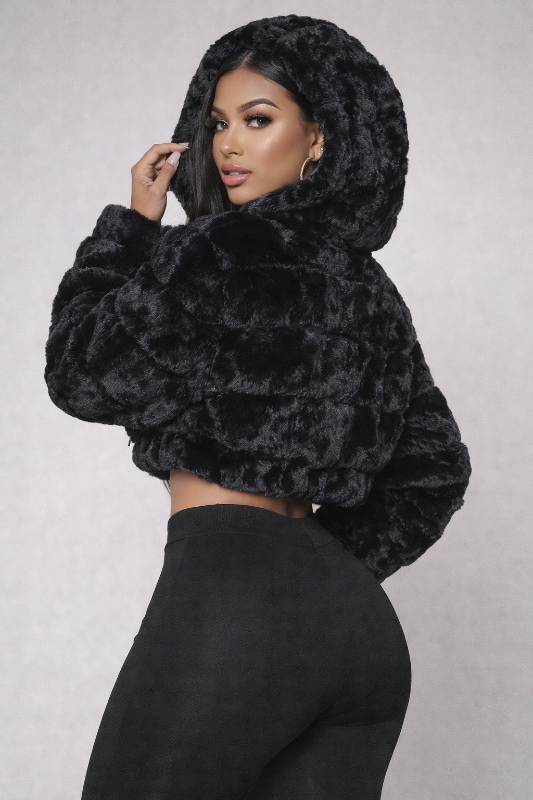 Stay stylish and warm with this Cropped Puffer Faux Fur Jacket With Hoodie. 