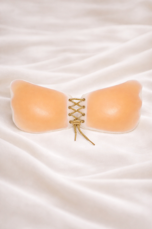 Experience the ultimate in bold confidence with our Wing Shape Drawstring Silicone Bra. 
